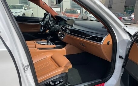 BMW 7 серия, 2017 год, 10 фотография