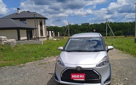 Toyota Sienta II, 2019 год, 1 400 000 рублей, 9 фотография