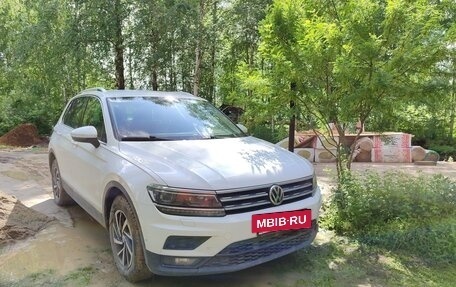 Volkswagen Tiguan II, 2018 год, 2 200 000 рублей, 3 фотография