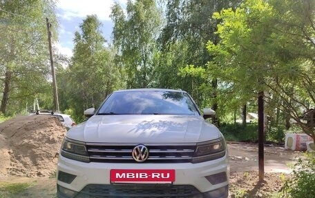 Volkswagen Tiguan II, 2018 год, 2 200 000 рублей, 5 фотография