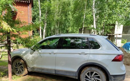 Volkswagen Tiguan II, 2018 год, 2 200 000 рублей, 13 фотография