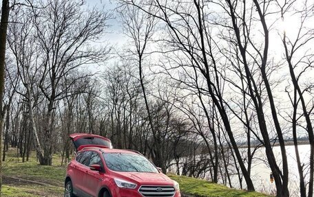 Ford Kuga III, 2017 год, 1 800 000 рублей, 2 фотография