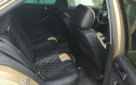 Volkswagen Bora, 2003 год, 330 000 рублей, 5 фотография