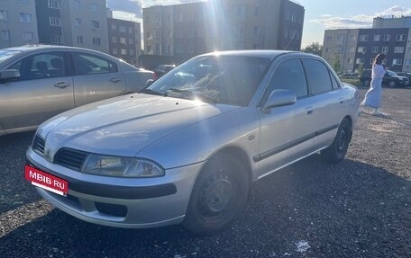 Mitsubishi Carisma I, 2000 год, 300 000 рублей, 2 фотография