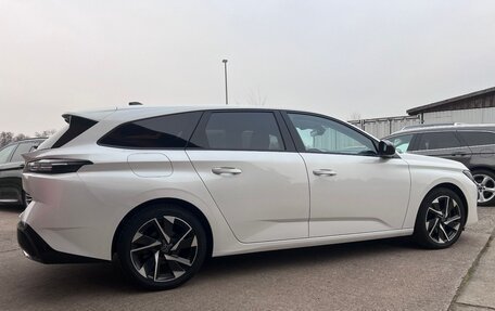 Peugeot 308, 2022 год, 2 340 000 рублей, 5 фотография