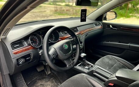 Skoda Superb III рестайлинг, 2011 год, 800 000 рублей, 16 фотография