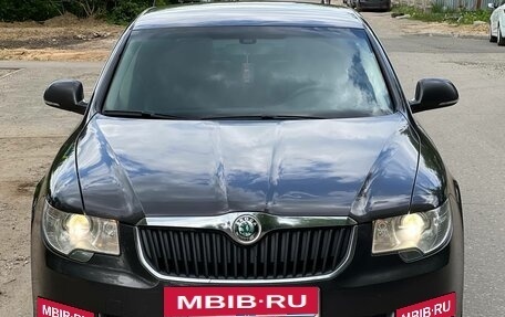 Skoda Superb III рестайлинг, 2011 год, 800 000 рублей, 3 фотография