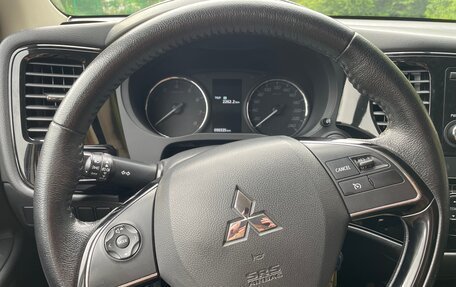 Mitsubishi Outlander III рестайлинг 3, 2016 год, 1 650 000 рублей, 27 фотография