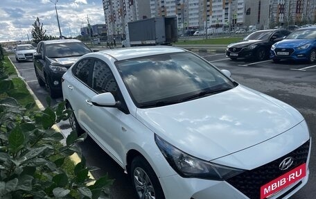 Hyundai Solaris II рестайлинг, 2020 год, 940 000 рублей, 2 фотография