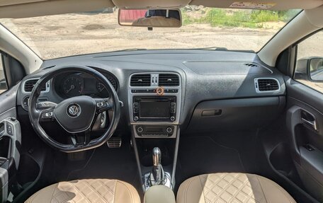 Volkswagen Polo VI (EU Market), 2016 год, 1 050 000 рублей, 8 фотография