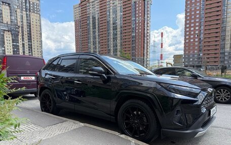 Toyota RAV4, 2019 год, 2 850 000 рублей, 2 фотография