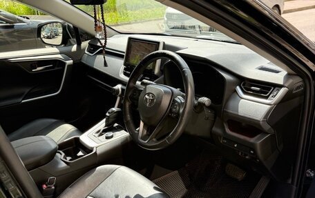 Toyota RAV4, 2019 год, 2 850 000 рублей, 13 фотография