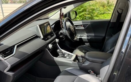 Toyota RAV4, 2019 год, 2 850 000 рублей, 14 фотография
