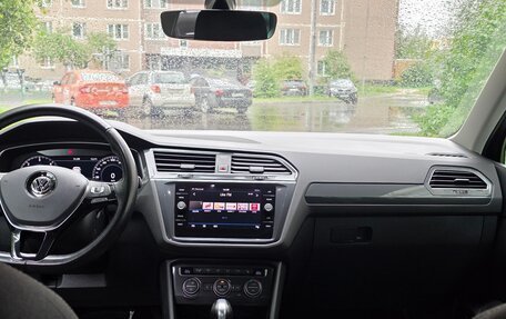 Volkswagen Tiguan II, 2017 год, 2 800 000 рублей, 13 фотография