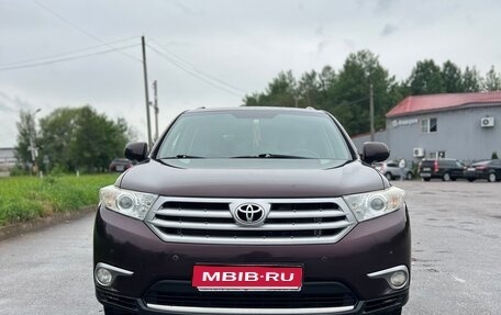 Toyota Highlander III, 2013 год, 1 770 000 рублей, 1 фотография