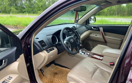 Toyota Highlander III, 2013 год, 1 770 000 рублей, 7 фотография