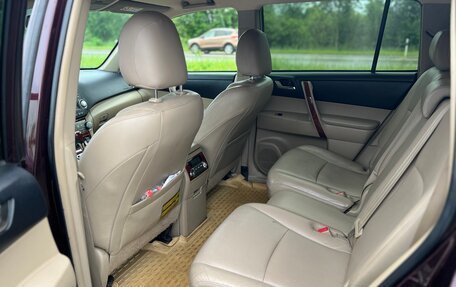 Toyota Highlander III, 2013 год, 1 770 000 рублей, 8 фотография