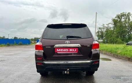 Toyota Highlander III, 2013 год, 1 770 000 рублей, 4 фотография