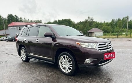Toyota Highlander III, 2013 год, 1 770 000 рублей, 6 фотография