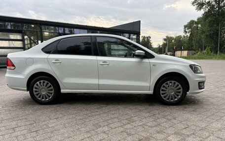 Volkswagen Polo VI (EU Market), 2016 год, 680 000 рублей, 2 фотография