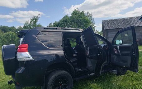 Toyota Land Cruiser Prado 150 рестайлинг 2, 2010 год, 2 700 000 рублей, 16 фотография