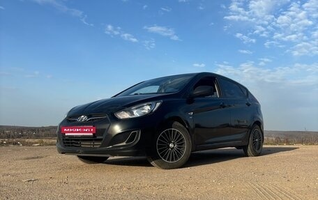 Hyundai Solaris II рестайлинг, 2012 год, 950 000 рублей, 4 фотография