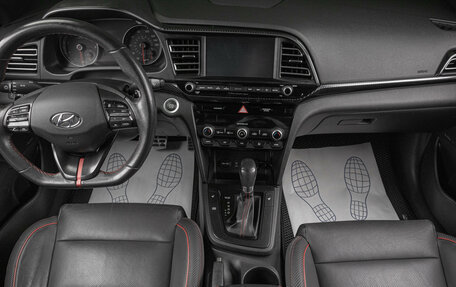 Hyundai Elantra VI рестайлинг, 2018 год, 2 149 000 рублей, 8 фотография