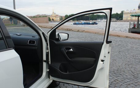 Volkswagen Polo VI (EU Market), 2014 год, 850 000 рублей, 38 фотография