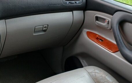 Toyota Land Cruiser 100 рестайлинг 2, 2003 год, 1 475 000 рублей, 4 фотография