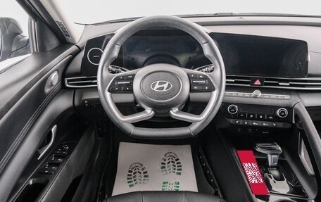 Hyundai Elantra, 2023 год, 1 949 000 рублей, 15 фотография