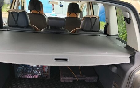 Volkswagen Touran III, 2010 год, 650 000 рублей, 5 фотография