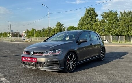 Volkswagen Golf GTI VII, 2017 год, 3 000 000 рублей, 10 фотография
