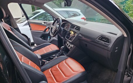 Volkswagen Tiguan II, 2018 год, 2 080 000 рублей, 9 фотография
