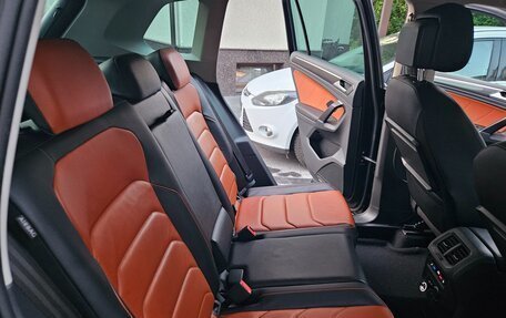 Volkswagen Tiguan II, 2018 год, 2 080 000 рублей, 11 фотография