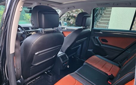 Volkswagen Tiguan II, 2018 год, 2 080 000 рублей, 16 фотография