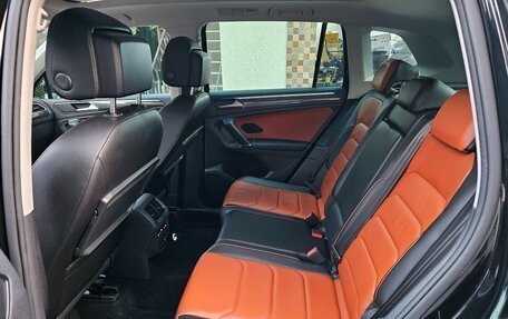 Volkswagen Tiguan II, 2018 год, 2 080 000 рублей, 17 фотография
