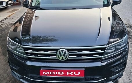 Volkswagen Tiguan II, 2018 год, 2 080 000 рублей, 27 фотография