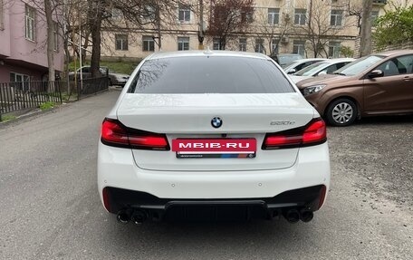 BMW 5 серия, 2021 год, 5 500 000 рублей, 5 фотография