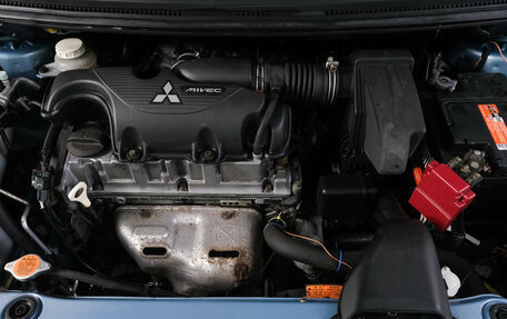 Mitsubishi Colt VI рестайлинг, 2002 год, 349 000 рублей, 21 фотография
