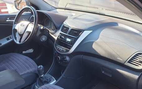 Hyundai Solaris II рестайлинг, 2012 год, 850 000 рублей, 12 фотография