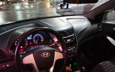 Hyundai Solaris II рестайлинг, 2012 год, 850 000 рублей, 15 фотография