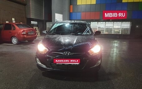 Hyundai Solaris II рестайлинг, 2012 год, 850 000 рублей, 16 фотография
