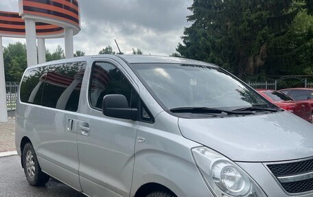 Hyundai H-1 II рестайлинг, 2010 год, 1 550 000 рублей, 3 фотография