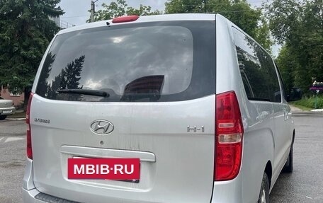 Hyundai H-1 II рестайлинг, 2010 год, 1 550 000 рублей, 2 фотография