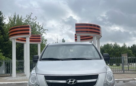 Hyundai H-1 II рестайлинг, 2010 год, 1 550 000 рублей, 8 фотография