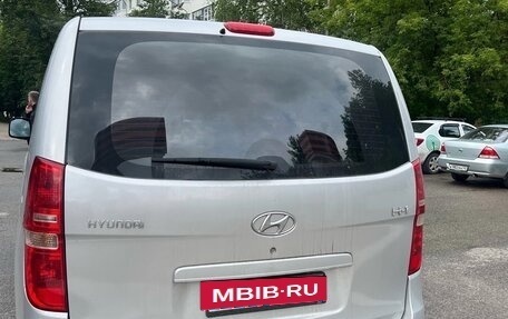 Hyundai H-1 II рестайлинг, 2010 год, 1 550 000 рублей, 5 фотография