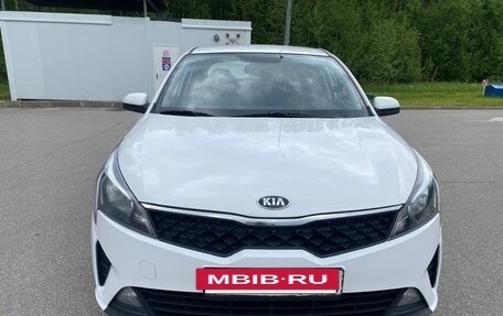 KIA Rio IV, 2021 год, 1 065 000 рублей, 2 фотография
