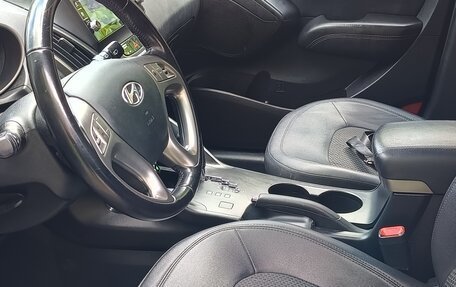 Hyundai ix35 I рестайлинг, 2010 год, 1 050 000 рублей, 4 фотография