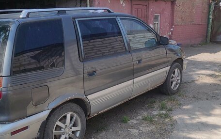 Mitsubishi Space Wagon III, 1993 год, 90 000 рублей, 1 фотография