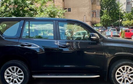 Toyota Land Cruiser Prado 150 рестайлинг 2, 2015 год, 4 200 000 рублей, 3 фотография